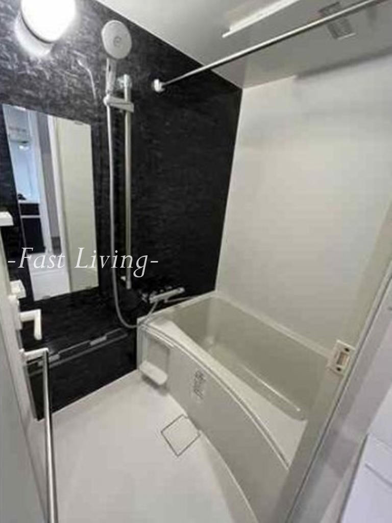 Ｓｉｌｖｅｒ　Ｗｏｏｄ　ＫＡＳＵＧＡの浴室