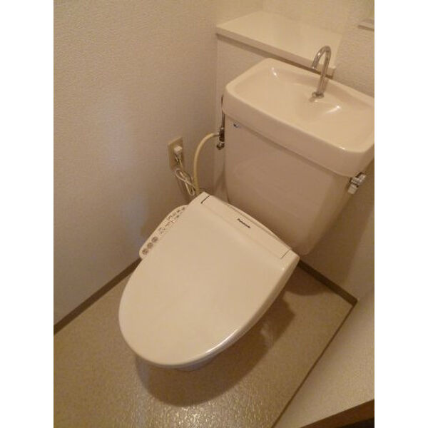 メイツ巽ヶ丘のエントランス