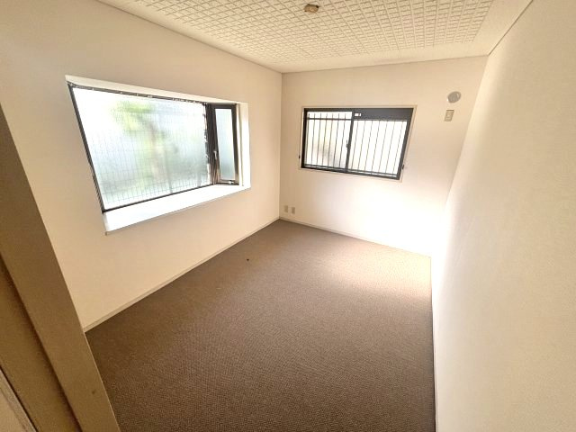 ハイツ仏天垣　の洋室