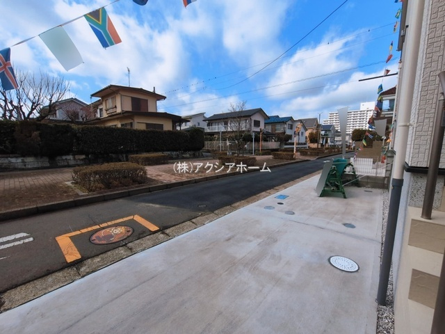 所沢市中新井4丁目・全2棟　新築一戸建　2号棟の前面道路含む現地写真|現地写真（2026年3月10日撮影）