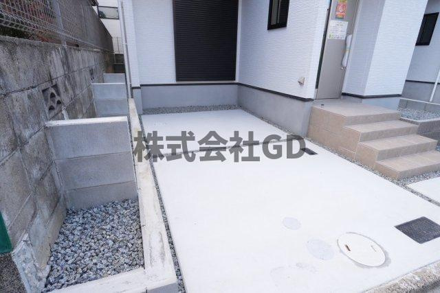 高槻市東上牧2期2号棟の駐車場|駐車場完備