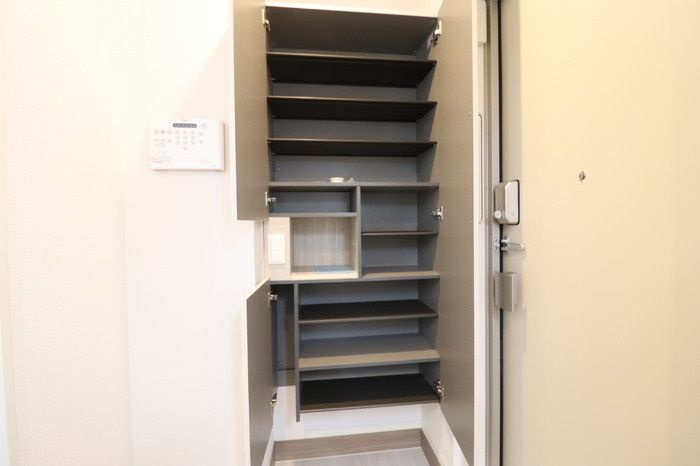 ルリアン八広の玄関