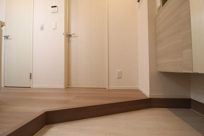 ルリアン八広の玄関