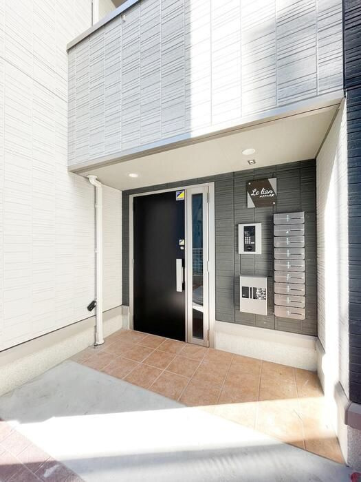 ルリアン八広のエントランス