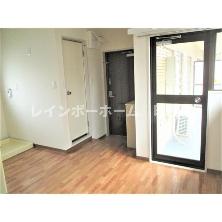 ファミーユ第２前川ビル※初期費用分割後払いサービス利用可能物件の居間・リビング