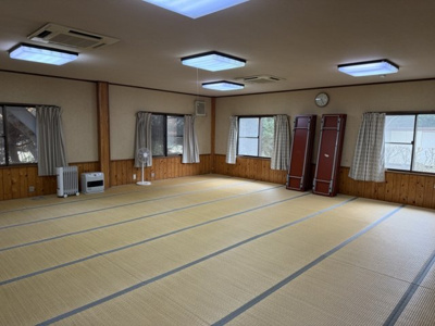 【和室】 | 軽井沢風越公園南テニスコート付ペンション | 別棟にある大広間（３２畳）２階に客室（和８帖＋バス付）２室あり