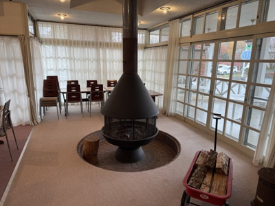 【ダイニング】 | 軽井沢風越公園南テニスコート付ペンション