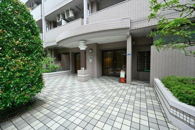 墨田区向島３丁目の賃貸マンションのエントランス