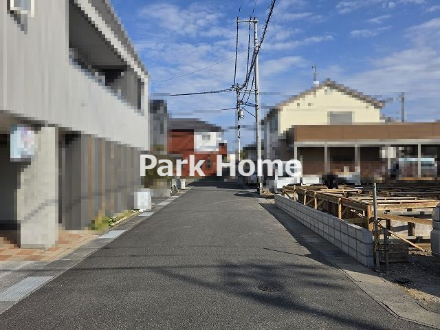 土佐山田町東本町1丁目-2号棟-新築戸建ての前面道路含む現地写真