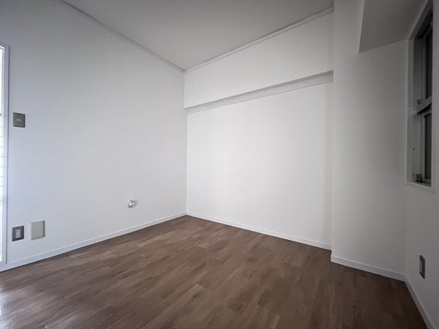 恒信ハイツの洋室