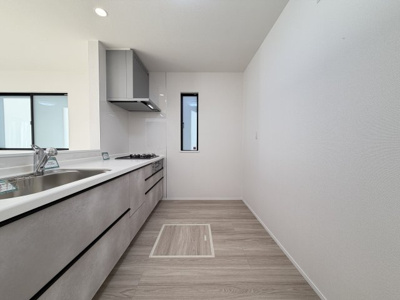 【キッチン】 | うるま市赤野（全3棟） | B号棟　使いやすいシステムキッチン♪