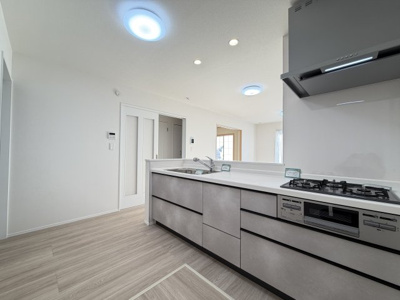 【キッチン】 | うるま市赤野（全3棟） | B号棟　使いやすいシステムキッチン♪