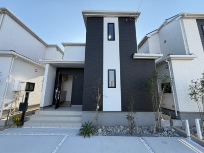 【外観】 | うるま市赤野（全3棟） | B号棟　並列駐車3台可♪お庭付き♪