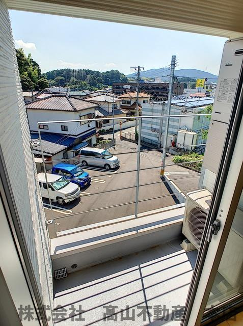 宗像市赤間１丁目のアパートのバルコニー