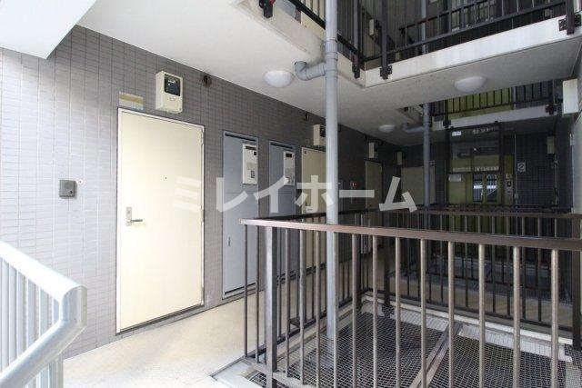 メインステージ大森町駅前のロビー