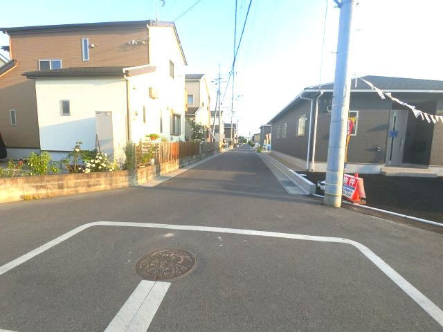 上峰町坊所　第13　2号棟の前面道路含む現地写真