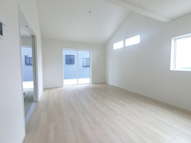 上峰町坊所　第13　2号棟の内観：施工例|家族が集まる中心となるリビング・ダイニング。団らんする姿が浮かびますね♪