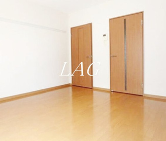 【居間・リビング】 | カーサ　ソレアード | 洋室のお部屋です。