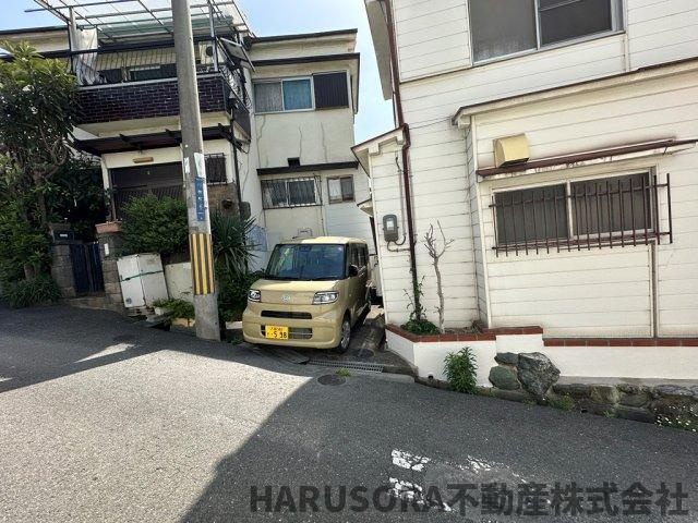 寝屋川市川勝町　２階建　オーナーチェンジの前面道路含む現地写真