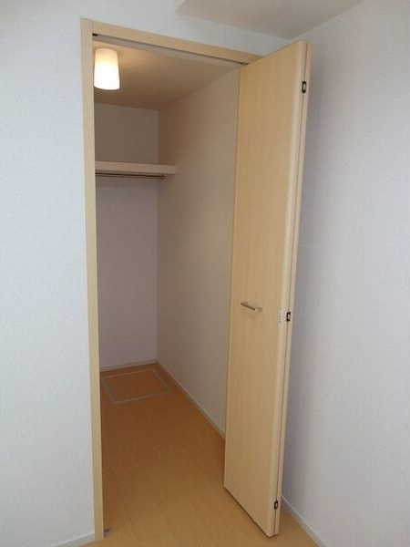 オレンジヒルズ論田Aの収納|大きなものも収納できそうです