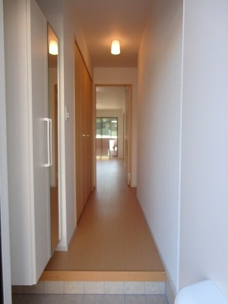 オレンジヒルズ論田Aの玄関|きれいな玄関です