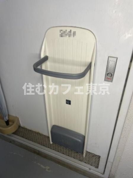 アドレ国立の玄関|傘立てです