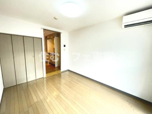 アドレ国立の洋室|明るい印象のお部屋です