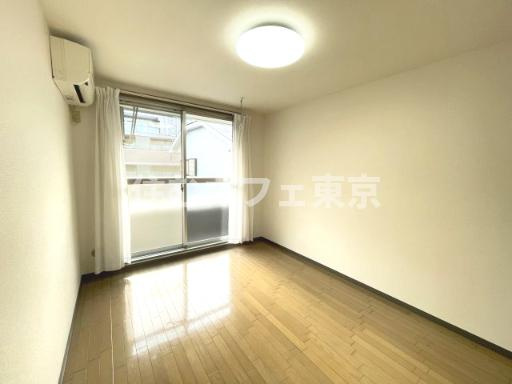 アドレ国立の洋室|レイアウトを考えやすいお部屋です