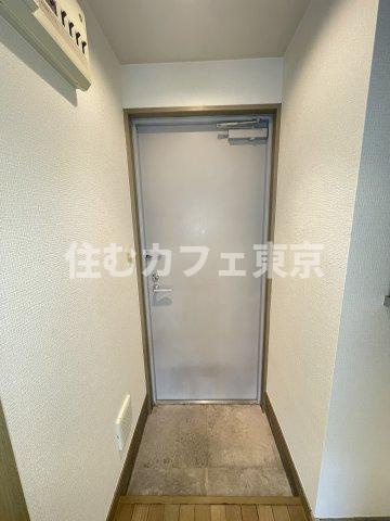 アドレ国立の玄関|落ち着いた印象の玄関です