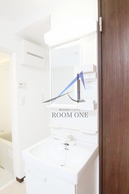 コルティーレ十条の洗面所|独立洗面台です。