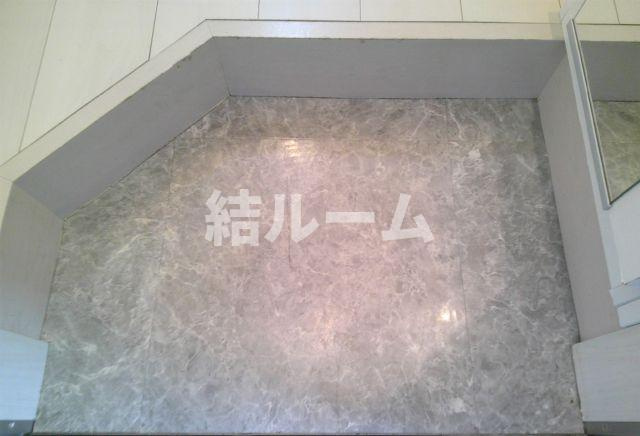 豊島区高松２丁目のアパートの玄関