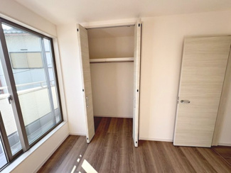 【収納】 | 松之浜町１丁目　新築一戸建 | クローゼットにはハンガーパイプが付いているので、洋服も綺麗に収納できますね♪