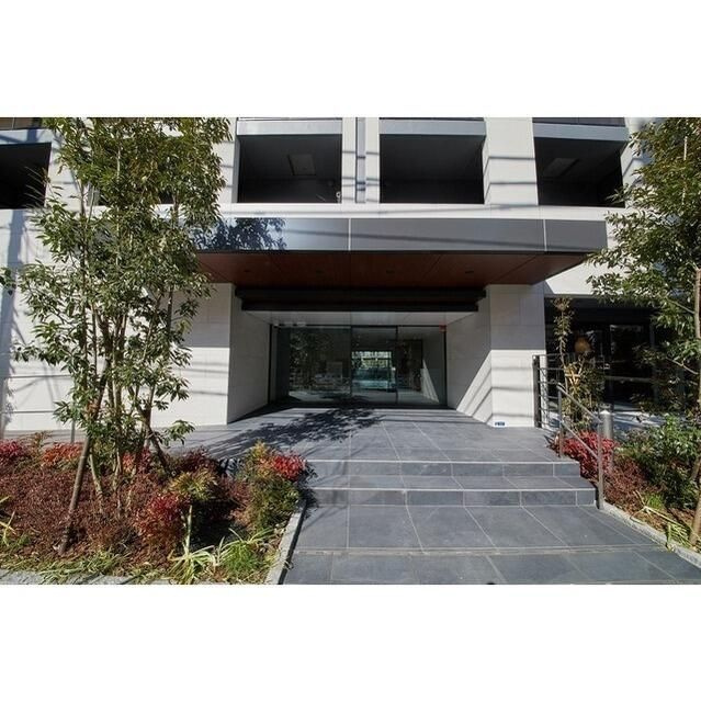 プレディアコート森下テラスのエントランス