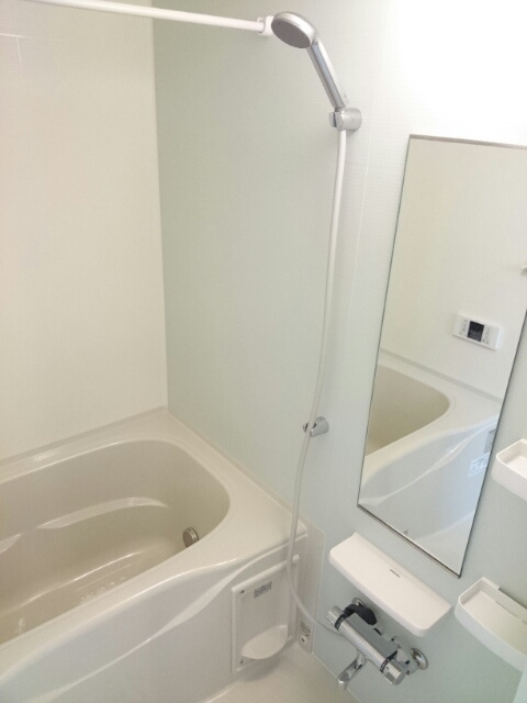 メゾンコリーヌの浴室|バス