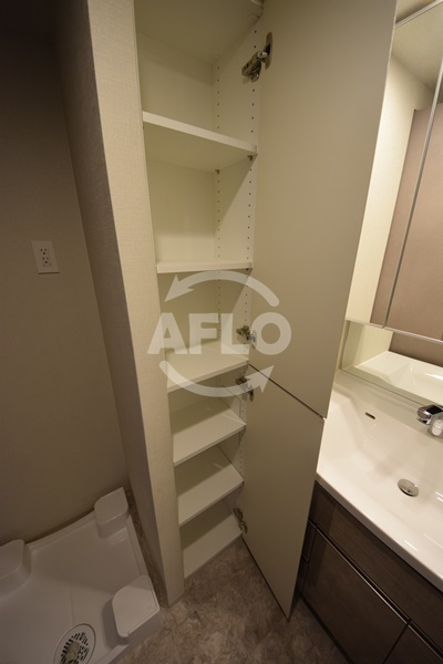 SK RESIDENCE SHINSAIBASHIの洗面所|SK RESIDENCE　洗面所収納