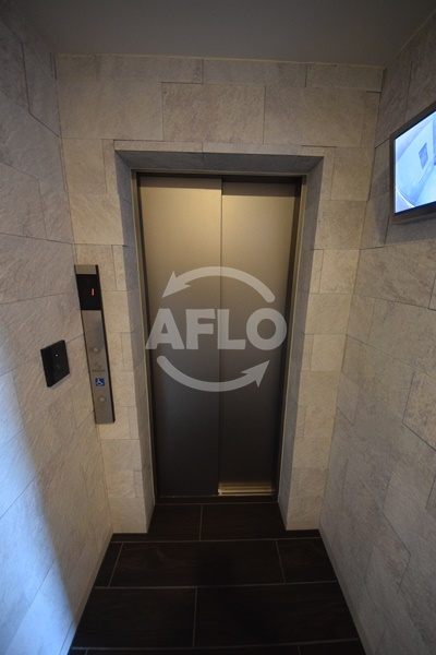 SK RESIDENCE SHINSAIBASHIの設備|SK RESIDENCE　エレベーター
