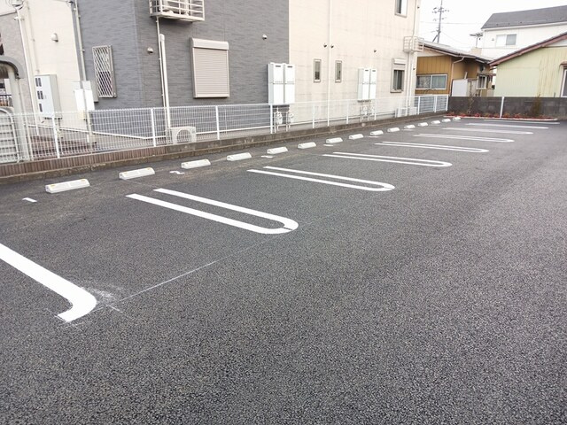 ツリーベルヒルズの駐車場