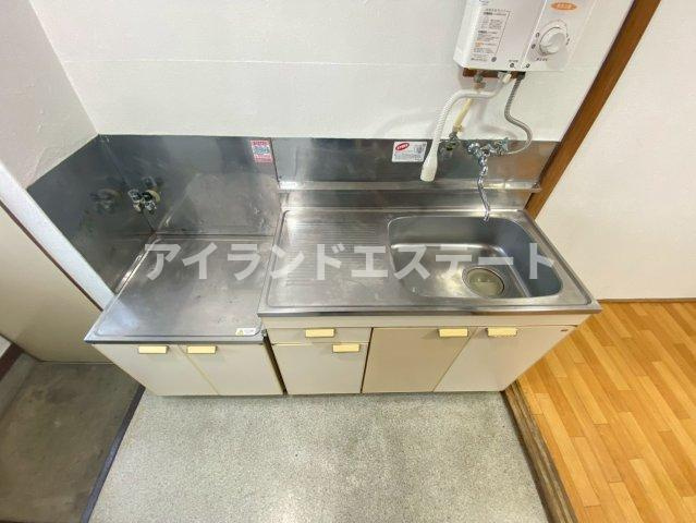 メゾンサユリ　最上階　角部屋　バストイレ別のキッチン