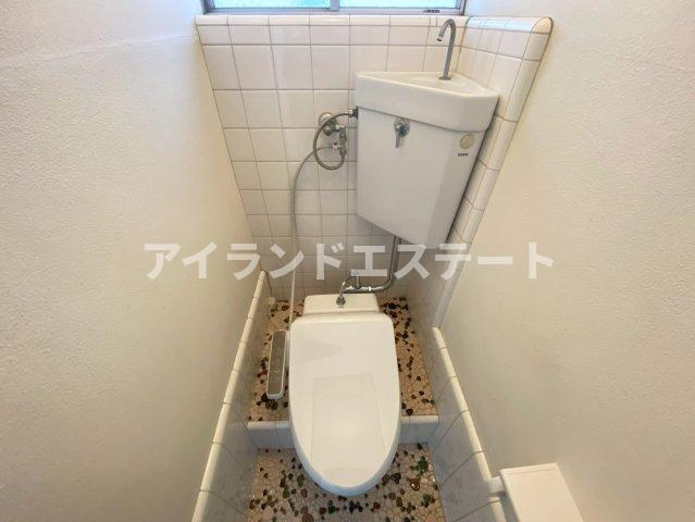 メゾンサユリ　最上階　角部屋　バストイレ別のトイレ