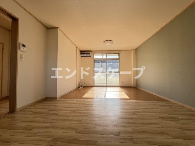 レジデンスシムラの居間・リビング|高崎、前橋のお部屋探しはエンドスケープまで！お客様の理想お聞かせ下さい♪