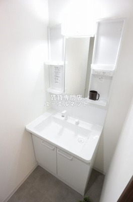 【独立洗面台】 | ワコーレヴィータ江坂EAST | 清潔感ある独立洗面台で毎日気持ちよく♪