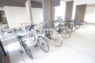 【設備】 | ワコーレヴィータ江坂EAST | 自転車通勤にも便利な駐輪場付き♪