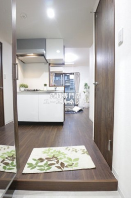 【玄関】 | ワコーレヴィータ江坂EAST | 住まいの顔ともなる玄関