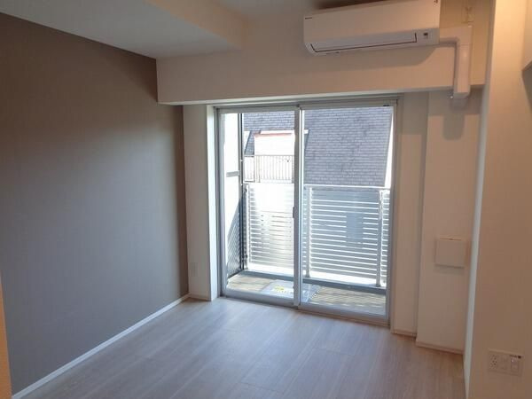 ザ・レジデンス・オブ・トーキョー　Ｈ２０　スカイタワーの居間・リビング