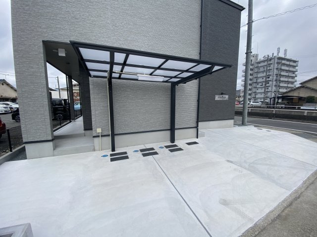 リープラス御着駅前Ⅱの駐車場