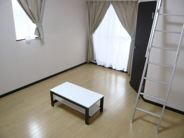 レオネクスト角小林Ⅱの居間・リビング