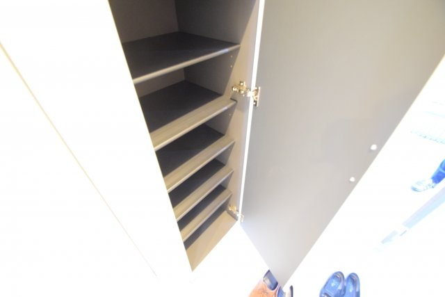 リブリ・エル・エーの玄関|沢山入る靴箱