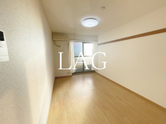 【居間・リビング】 | セラ伊藤 | 洋室のお部屋です。