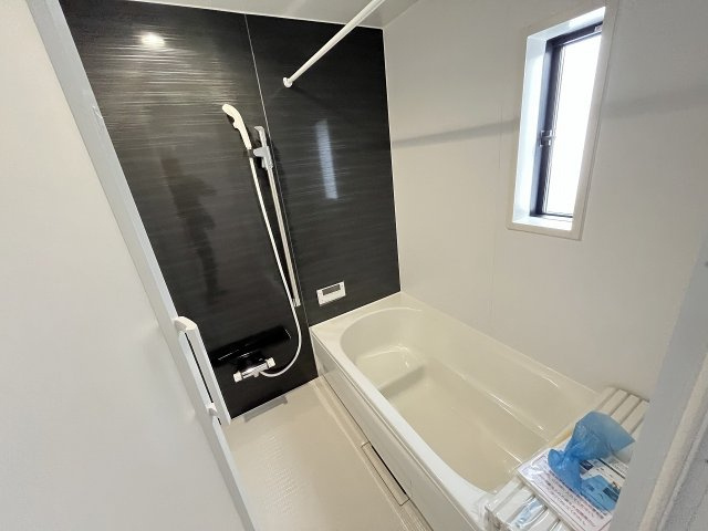 【浴室】 | 糟屋郡須恵町上須恵第4　2号棟（全2棟）【仲介手数料無料・0円】 | 現地写真。浴室です。