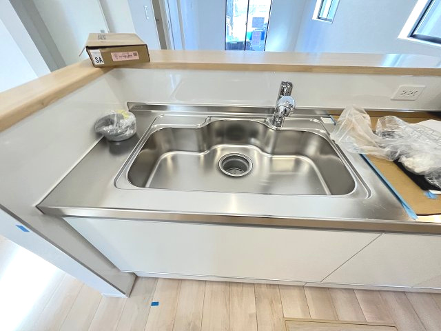 【キッチン】 | 糟屋郡須恵町上須恵第4　2号棟（全2棟）【仲介手数料無料・0円】 | 現地写真。